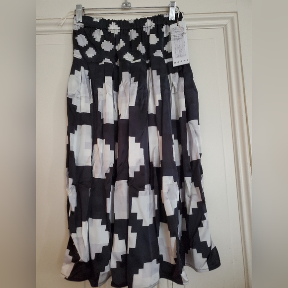 NWT $990 Marni pleated skirt